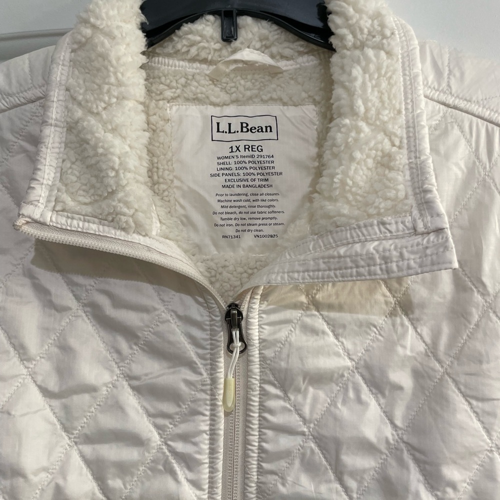 L.L. Bean Cream Quilted Sherpa Vest with ribbed sides. Women’s size 1X Reg. - Picture 5 of 16